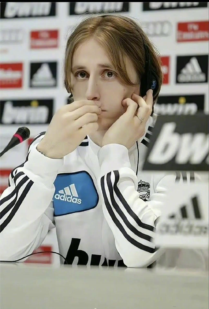 163球，劳塔罗超越马佐拉独占国米队史射手榜第四位