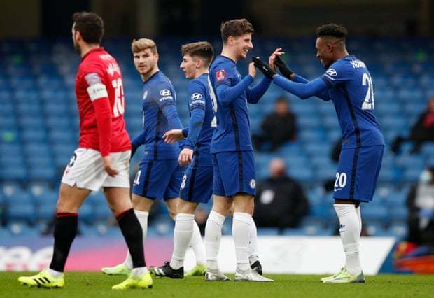 1-4惨败+2-3被翻！五星巴西跌下神坛？世界杯签运难救二流困境