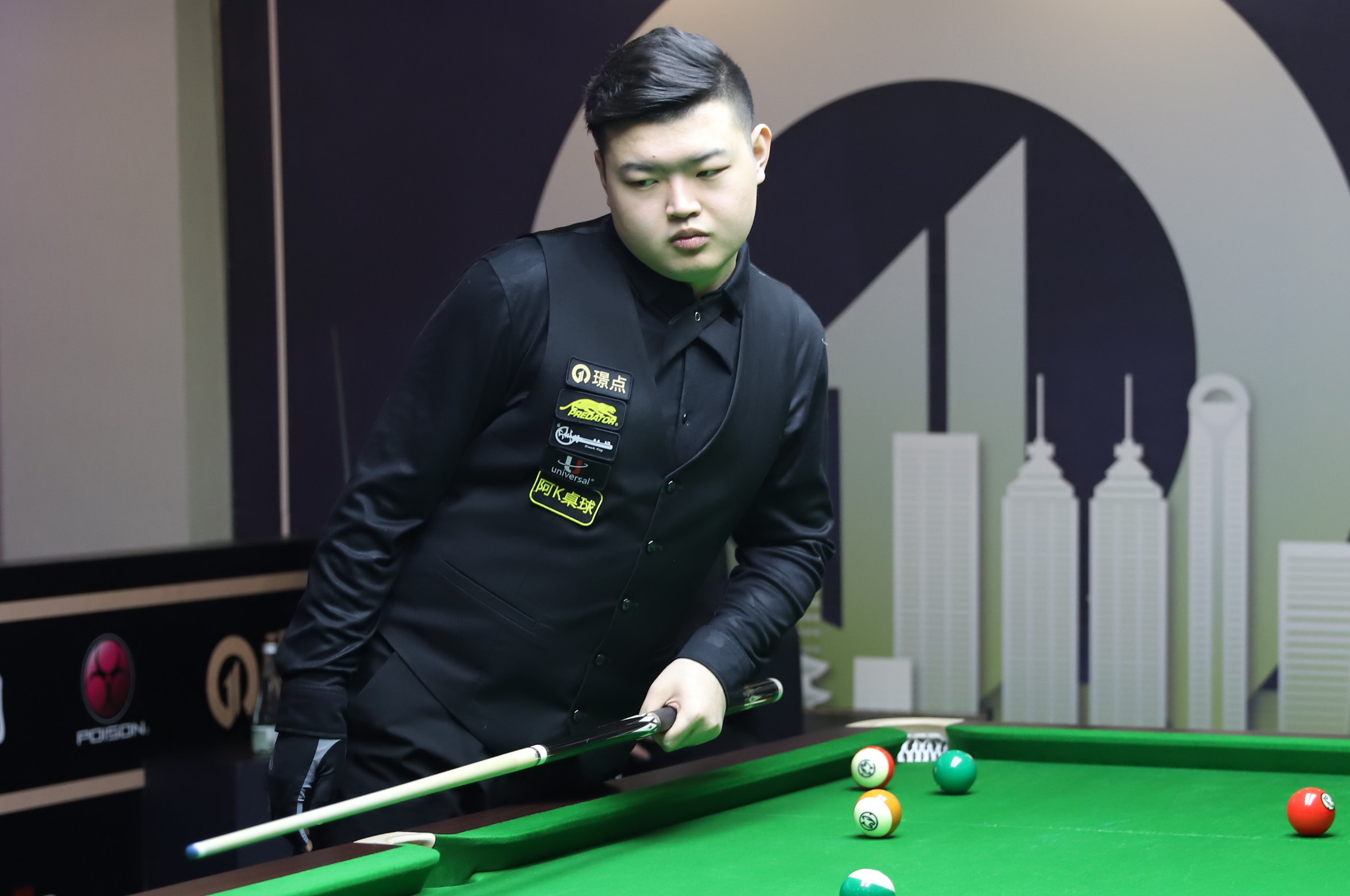 何杰以2小 何杰以2小