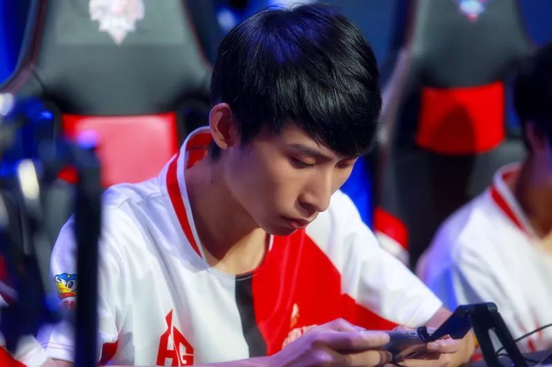 板中有两次